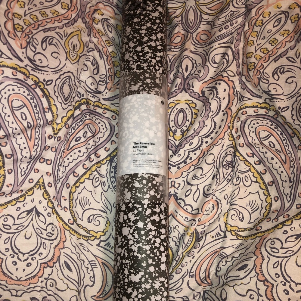 Lululemon yoga mat NWT